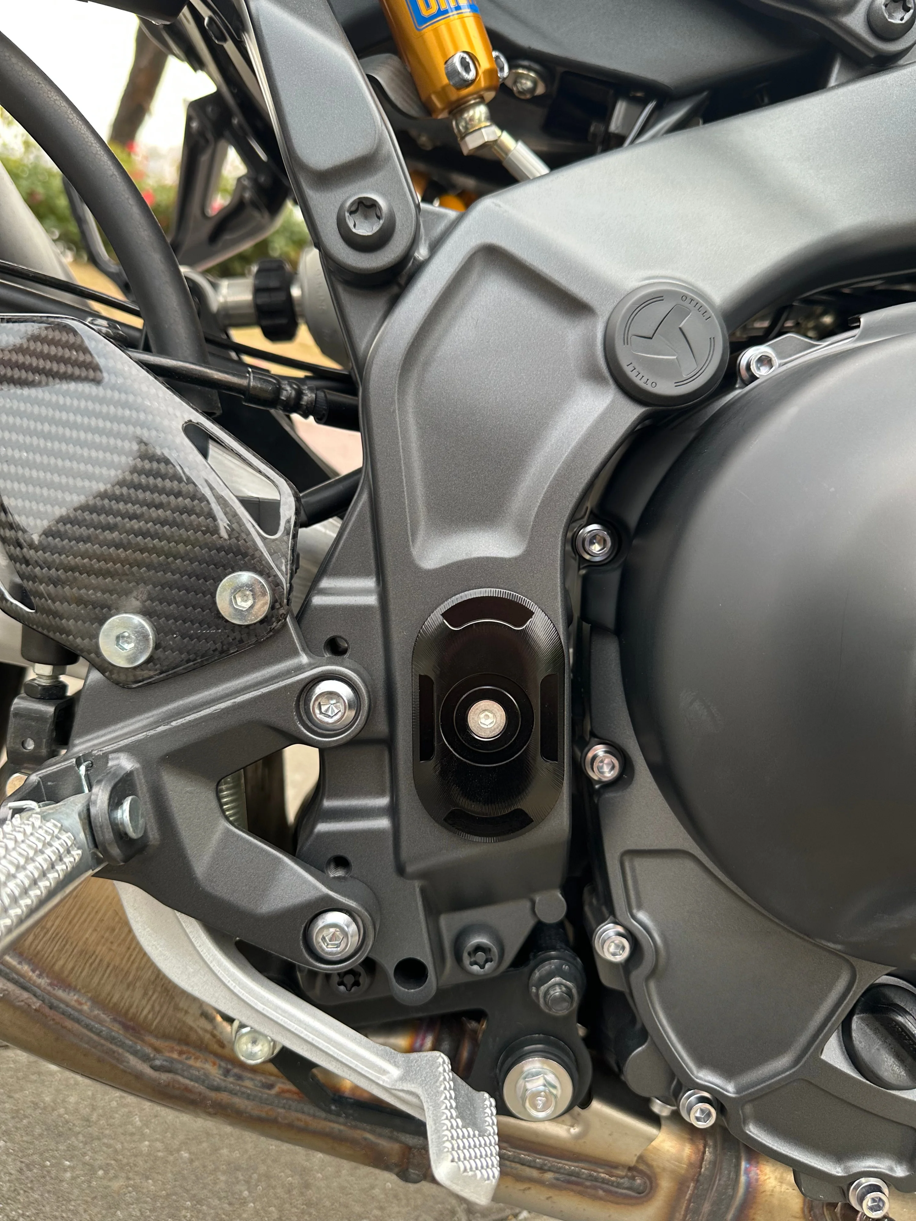Фото НОВЫЕ Заглушки для отверстий в раме мотоцикла с ЧПУ для YAMAHA Tracer9 GT, Tracer9 GT+, Y-AMT, MT09, MT09 SP, MT09 Y-AMT, XSR900 и GP, 2021-2026 гг. №3