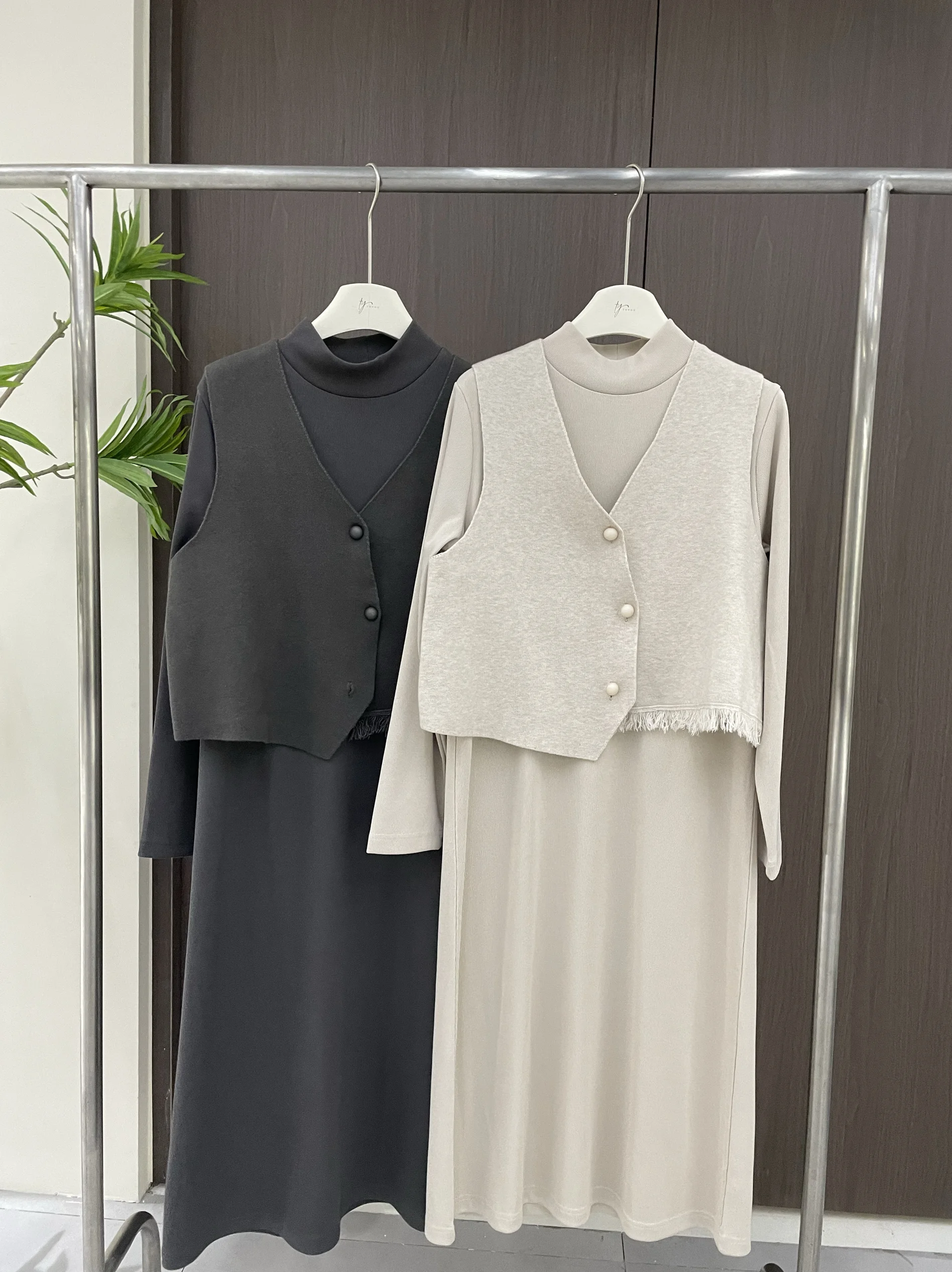 Осень-зима 2024 новый модный жилет с кисточками платье полувысоким воротником