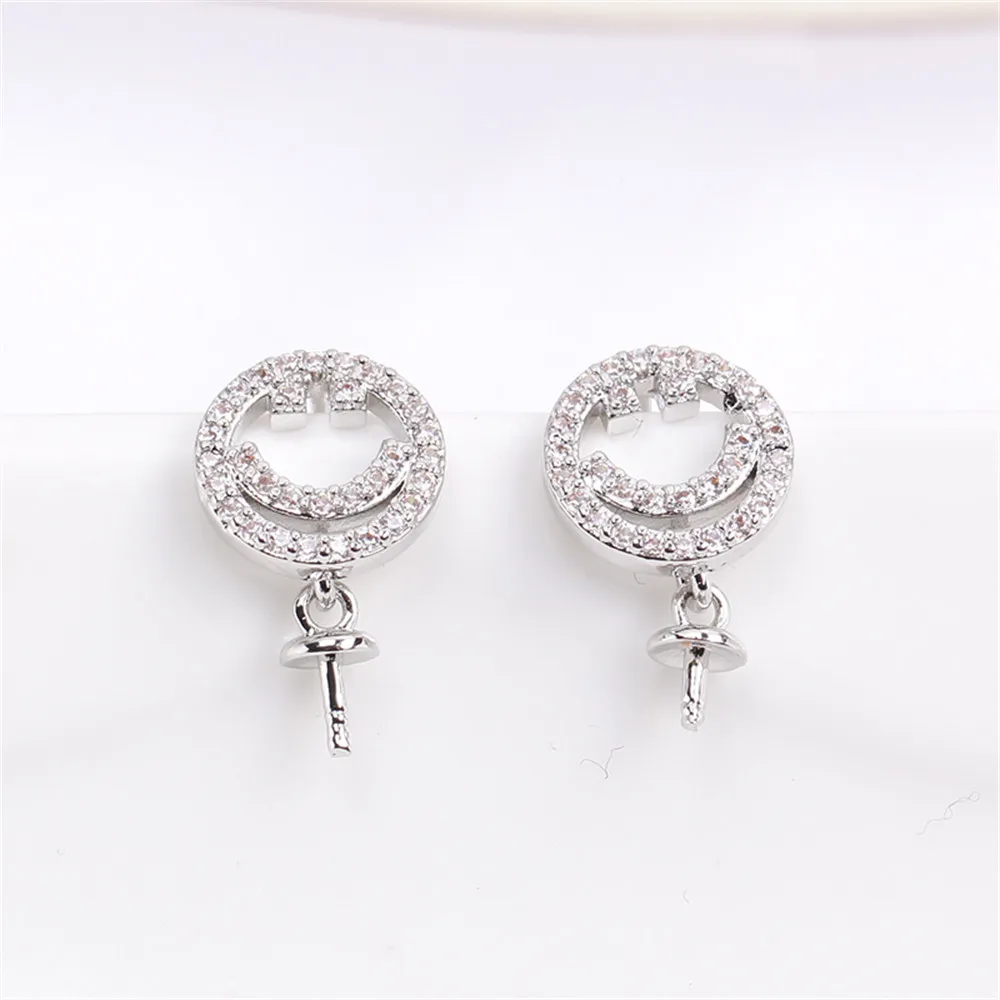 Рисунок 5 - Женские серьги-гвоздики в виде улыбки