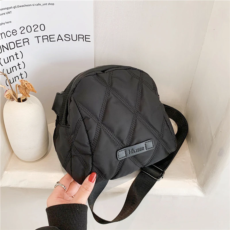 

2023 Women Nylon Quilted Roomy Black Handbag Lady Cute Winter Trends Smart Phone Essential Portable Zippy Everyday Crossbody Bag