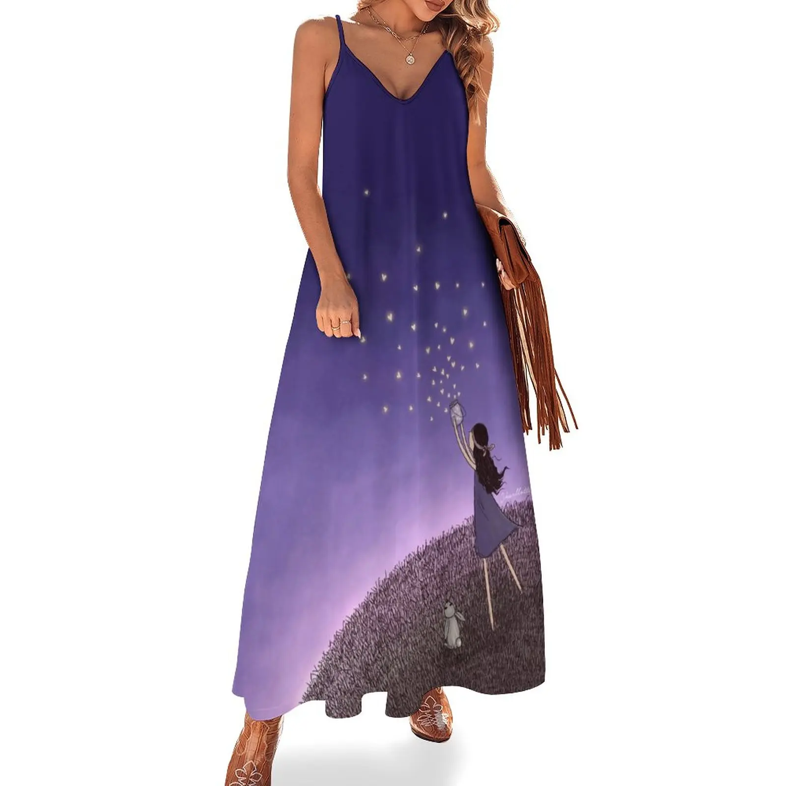 Женское платье без рукавов с рисунком сердца