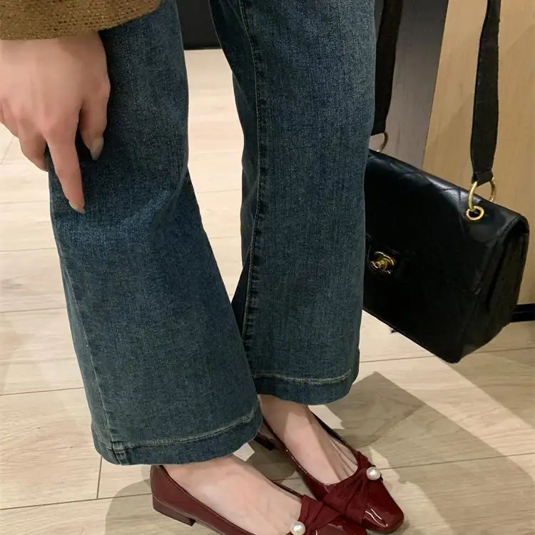 Бабушкина обувь женская с острым носком модная на низком каблуке 2024