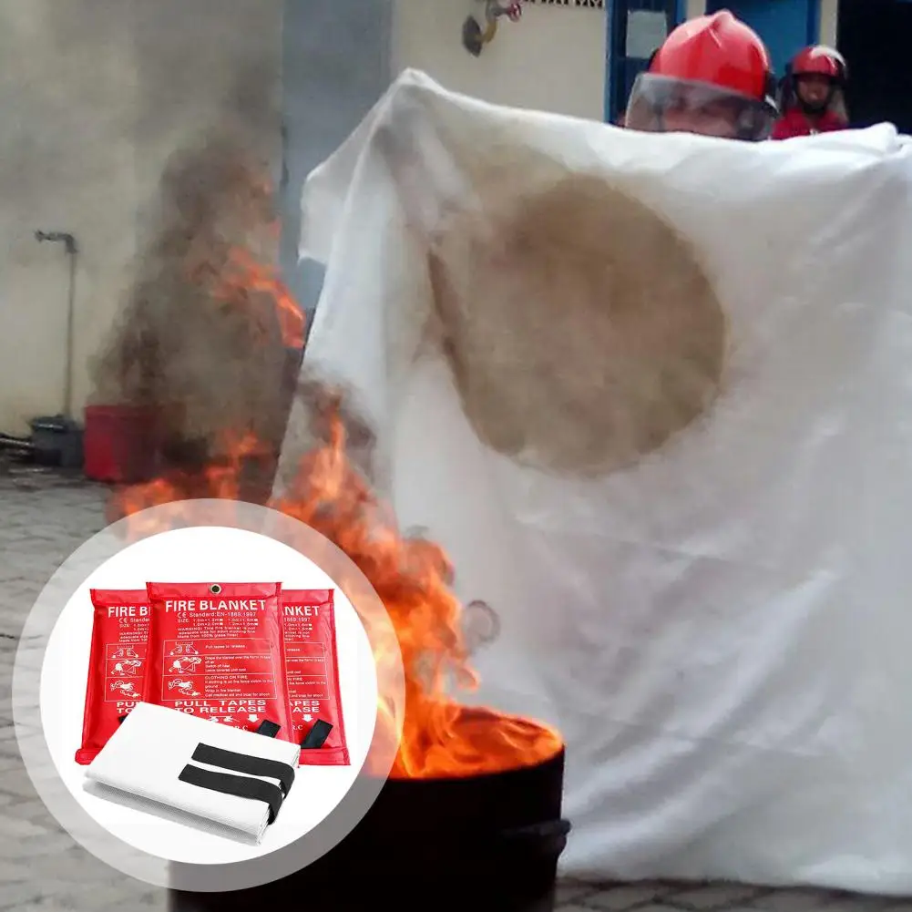 

Emergency Fireproof Blanket with Handle Flame-Retardant Protection Lightweight Widely Used Glass Fiber Blanket