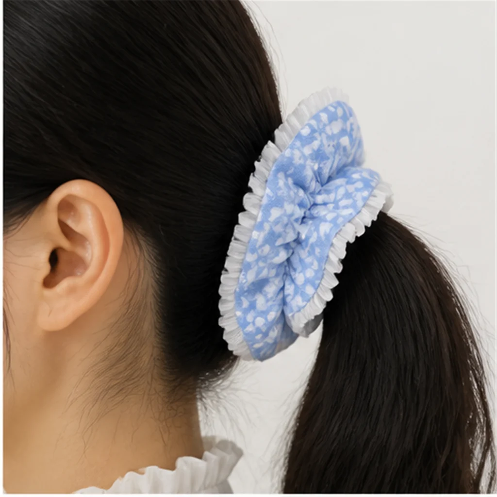 Фото Резинка для волос ручной работы Jeju Sea Breeze Blue Floral, большая, объемная, для хвоста, модный аксессуар для волос №3