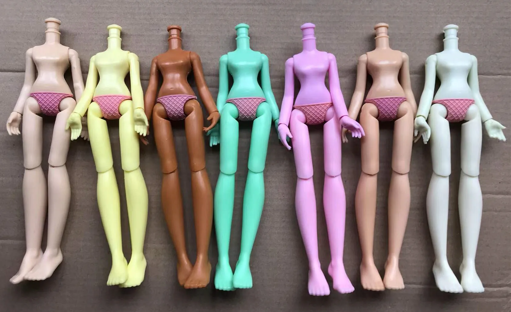 Кукольные цветные тонкие 15 см