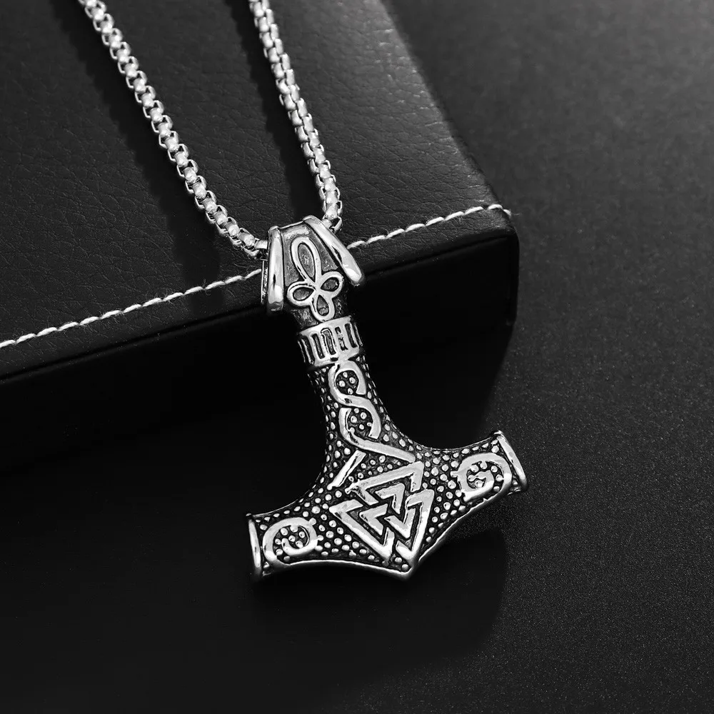 Ожерелье с кулоном в стиле викингов