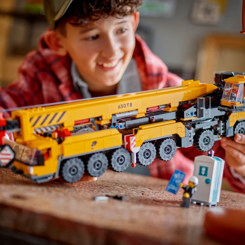Конструктор LEGO City 60409 желтый с мобильным краном игрушки для детей 9 + лет (1116 шт.)