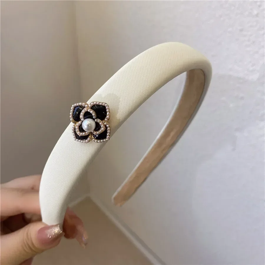 Новинка 2024 элегантные простые черно-белые повязки на голову женские