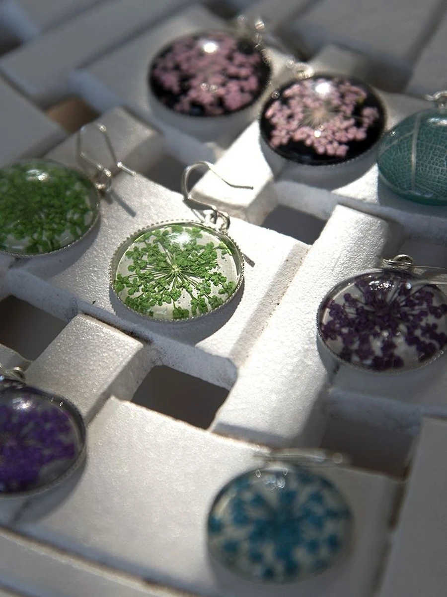 Серьги из ювелирной смолы со снытью Solodstudio |