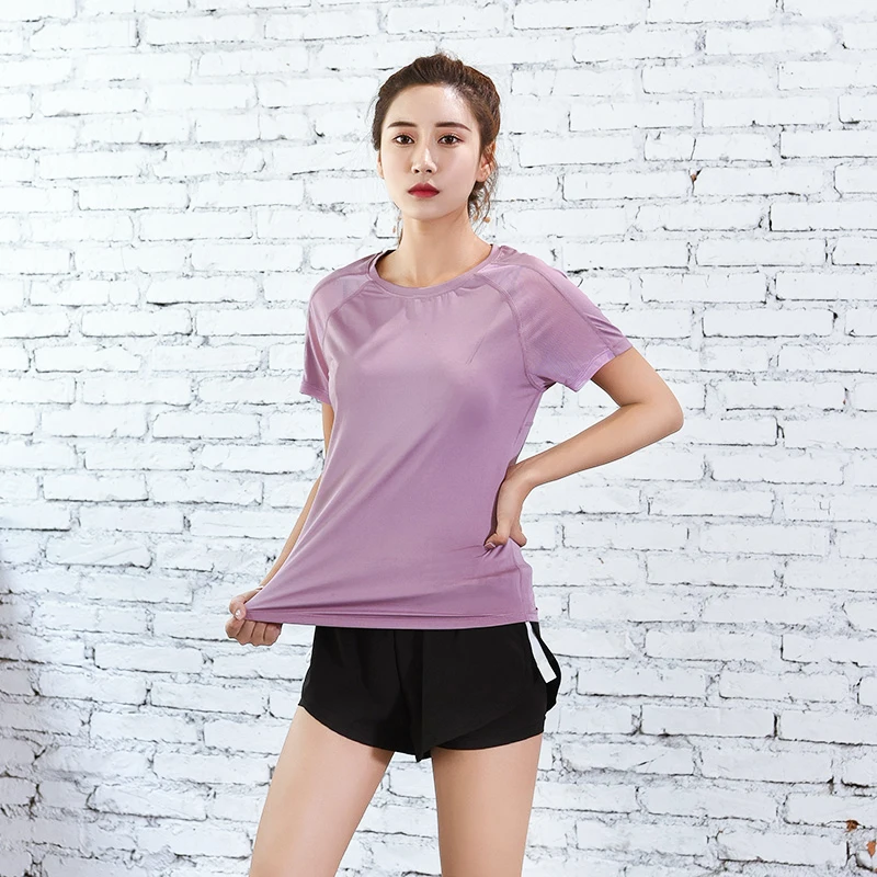 

Summer Women's Breathable Sports Suit Yoga Wear Running Fitness Short Sleeve T-Shirt and Black Shorts Two Piece