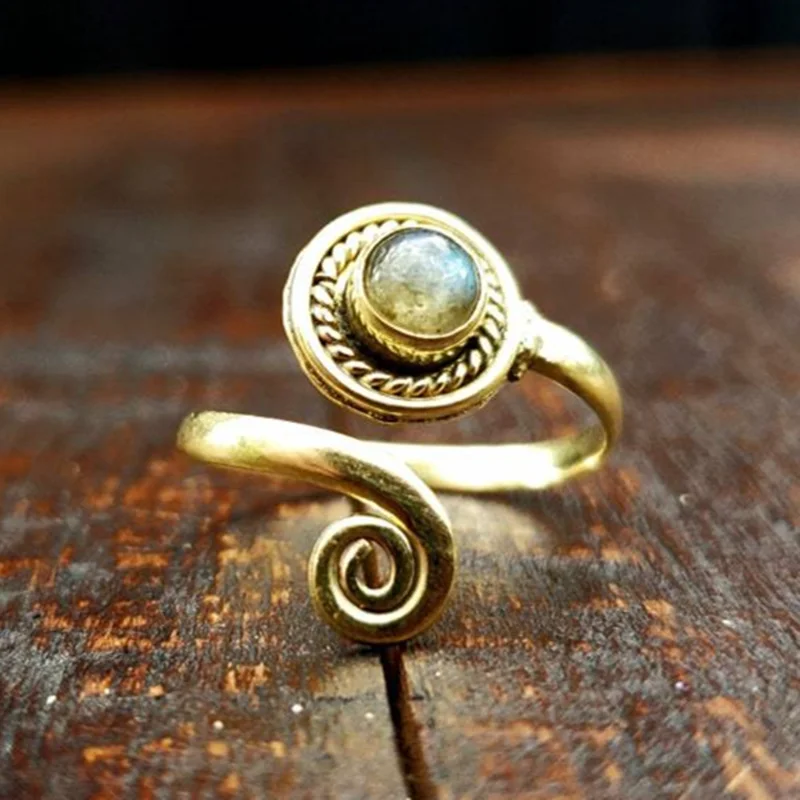 

Vintage Gold Color Curly Leaf Adjustable Size Rings for Women Moonstone Personalized Party Vacation Jewelry Girls Gift