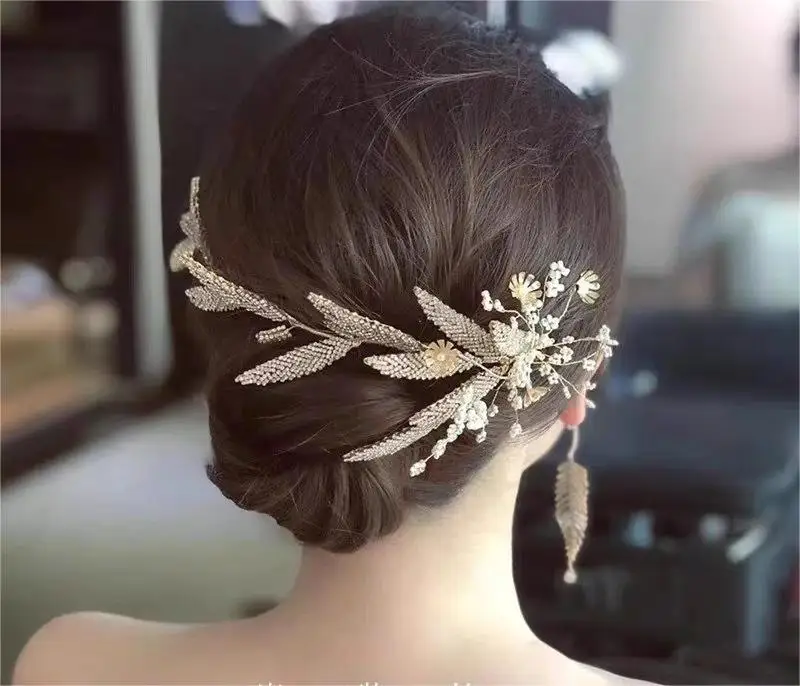 

Набор свадебных украшений с жемчужинами и стразами, набор сережек для невесты, тиара с листьями, свадебные аксессуары для волос, набор ювели...