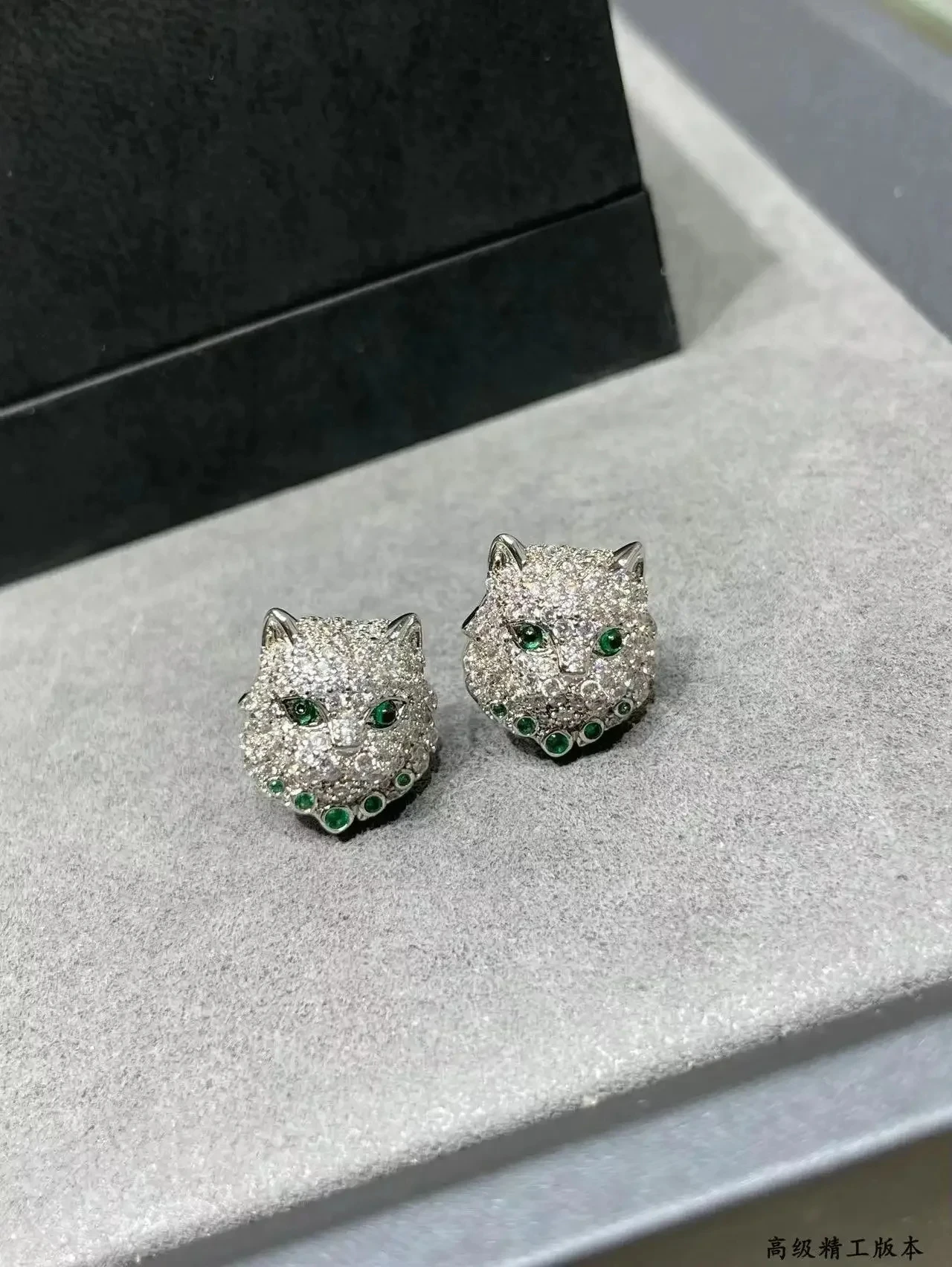 Новинка 2024 трендовые классические высококачественные серьги известного бренда