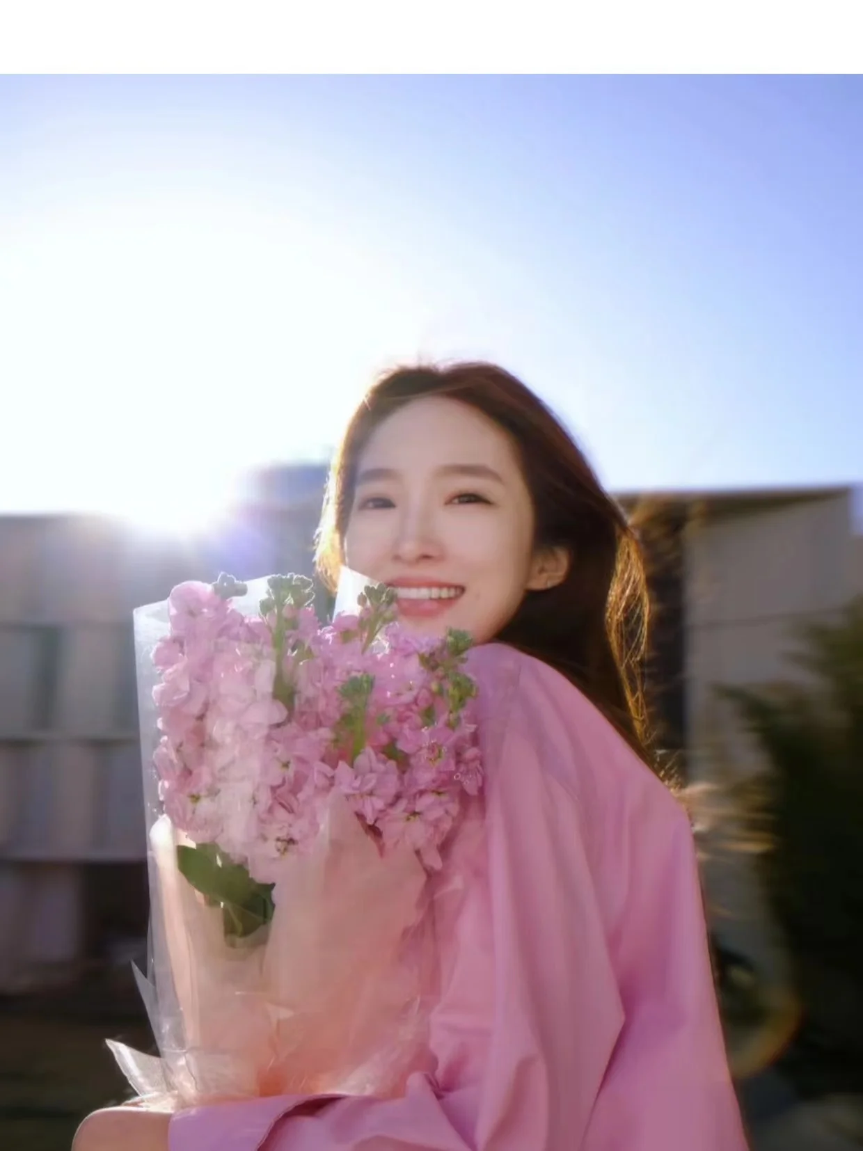 Yang Kaiwen Same Sle Розовая рубашка Верхняя одежда Женская свободная высококачественная