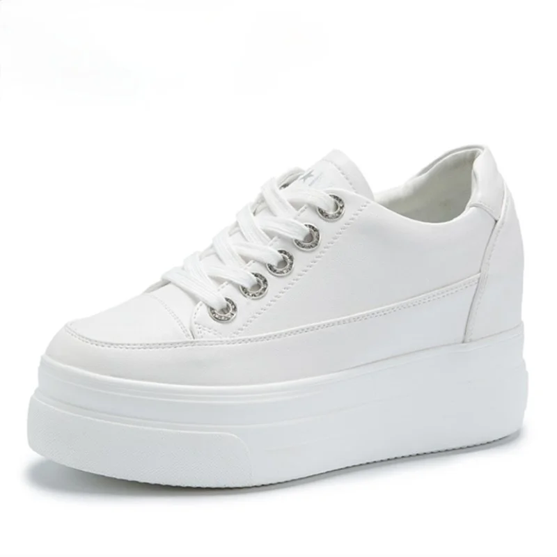 

Женские кроссовки, новинка 2023, повседневная женская обувь, удобные дышащие белые туфли на платформе и каблуке 8 см, увеличивающие рост