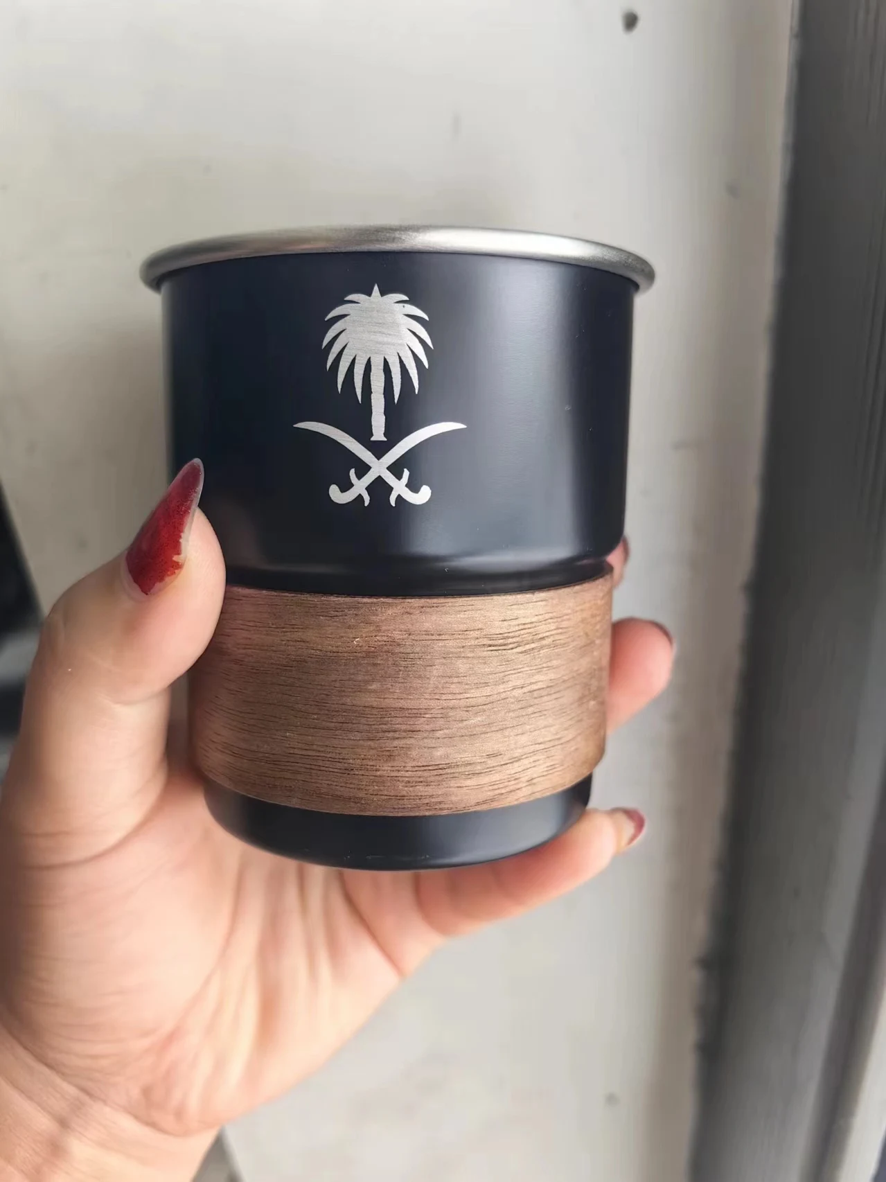 Кружки из нержавеющей стали с логотипом Саудовской Аравии для кемпинга брэдли хоуп джастин шек нефть и кровь беспощадная борьба наследного принца саудовской аравии за мировое господство