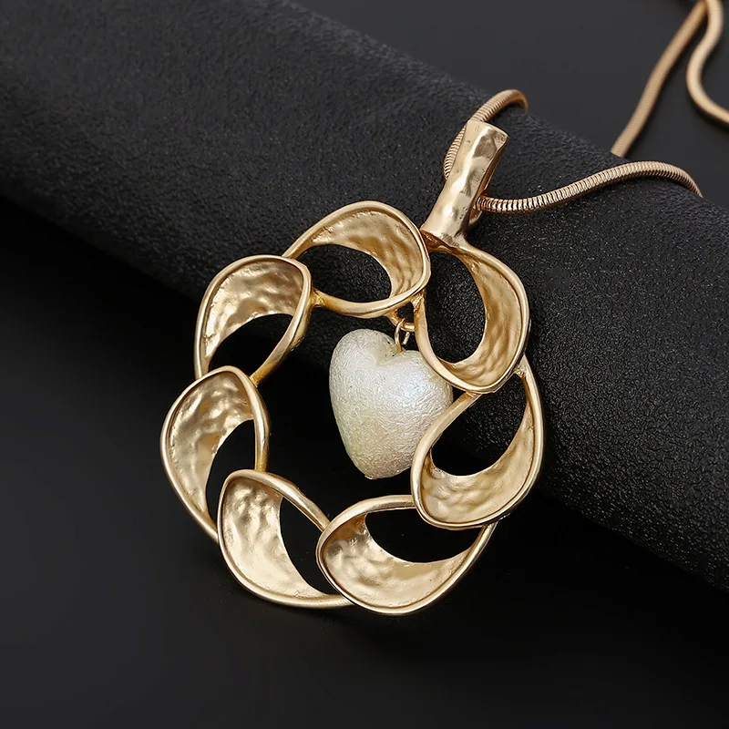 

Vintage Gold Color Collare Necklace with Pearl Goth Jewelry for Women 2022 Trend Suspension Pendants