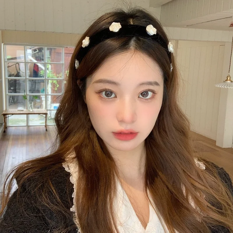 

2021 Sweet Korean Velvet Flower Bezel Headwear Women Headband Girls Kwali Hair Bands Hairband Hoop for Party Hair Accessories