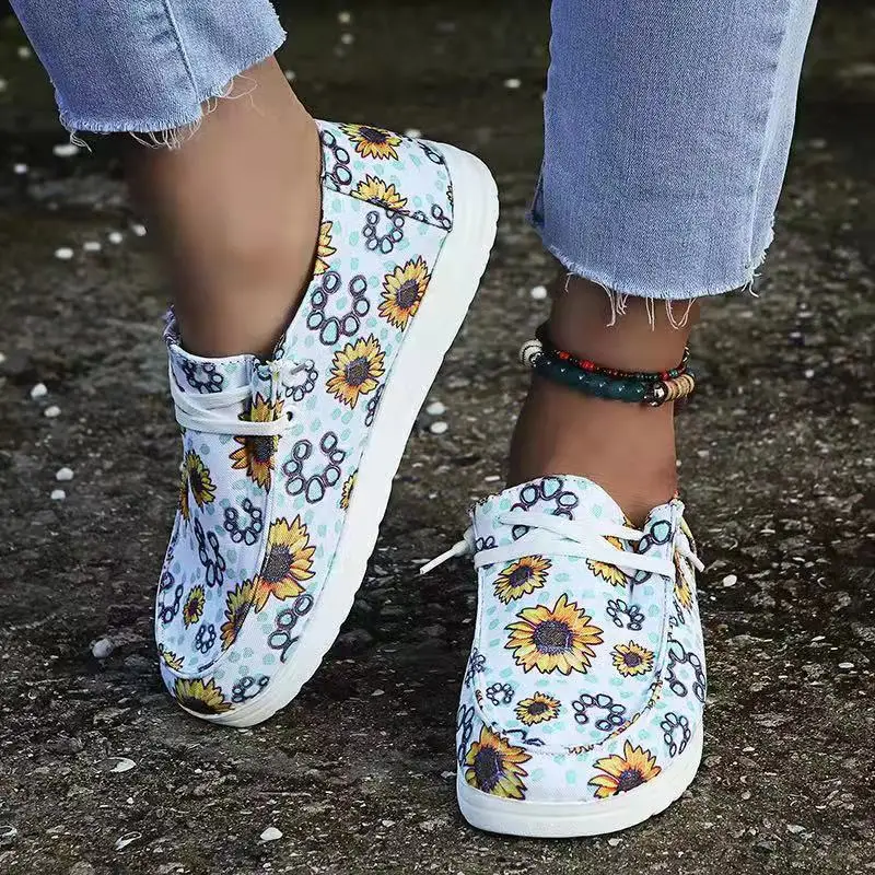 

Slip On Canvas Shoes Flowers Print Canvas Shoes Female Casual Loafers Women Flat Shoes Plus Size 35-43