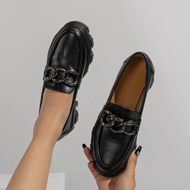 New Women's Light Leather Loafer Shoes Round Toe Thick Bottom British Style Metal Buckle Women's Single Shoes