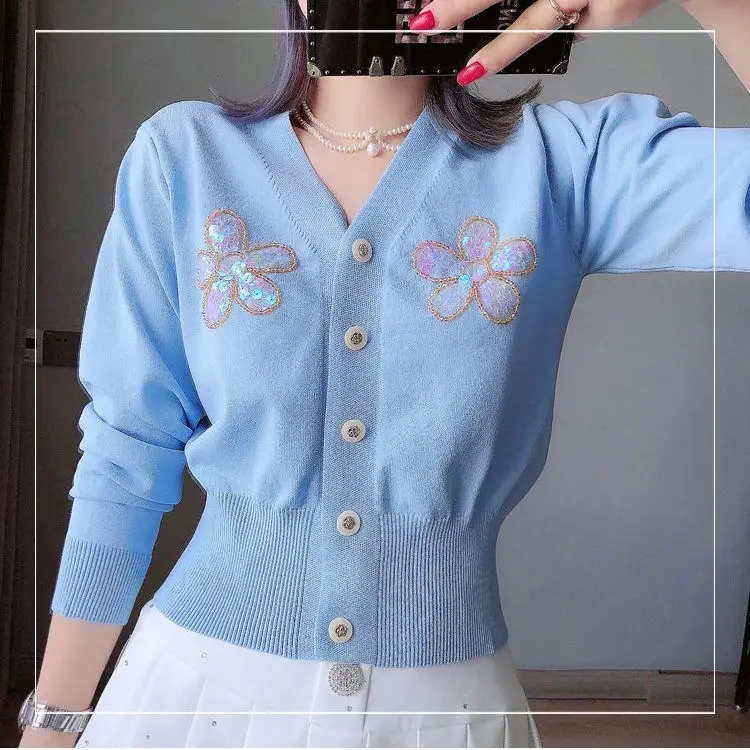 

Long-sleeved, V-neck Embroidered Blouse, New Korean Version Fall and Winter
