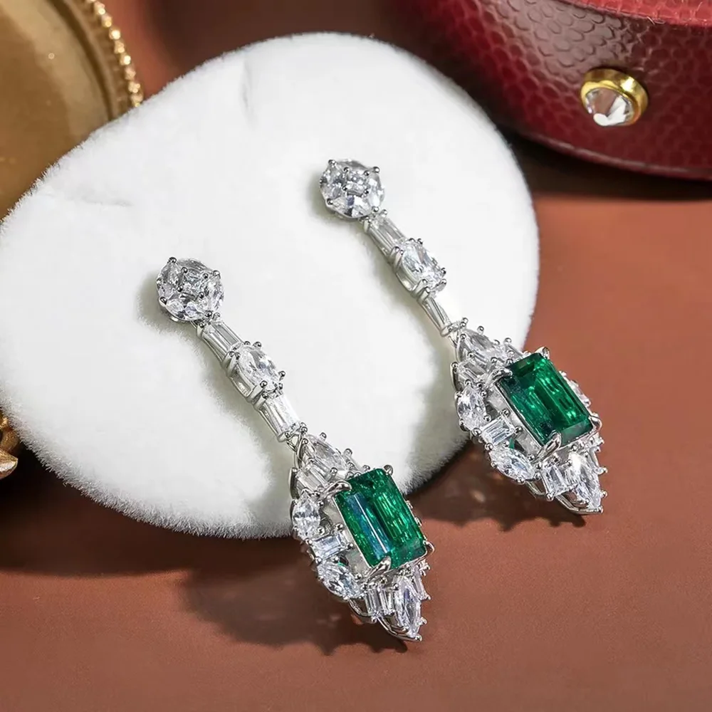 Женские серьги из серебра 925 пробы с изумрудом