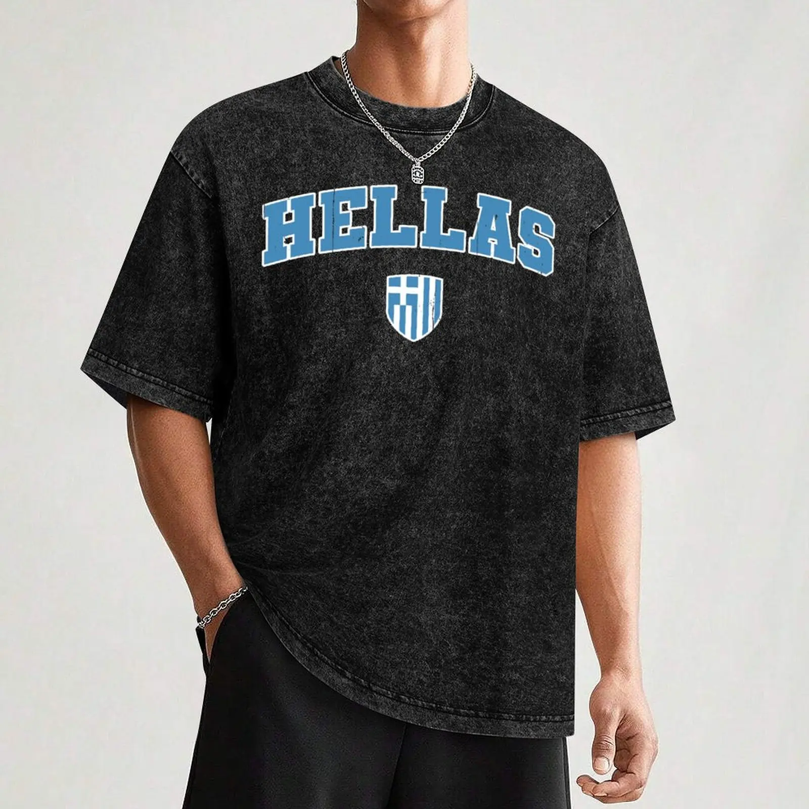 Фото Футболка Hellas Mock Athletic Distressed с эмблемой греческого флага, базовая, простая, повседневная, с коротким рукавом №3