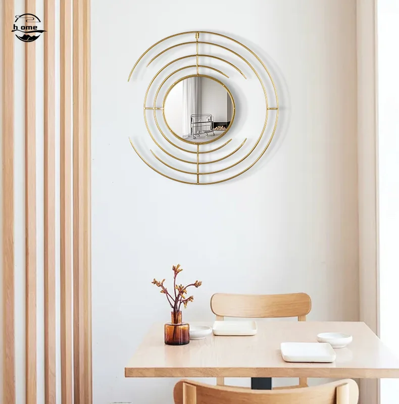 

Golden Wrought Iron Wall Clock Round Metal Light Luxury Creative Wall Clock Modern Minimalist Design Battery Orologio Da Parete