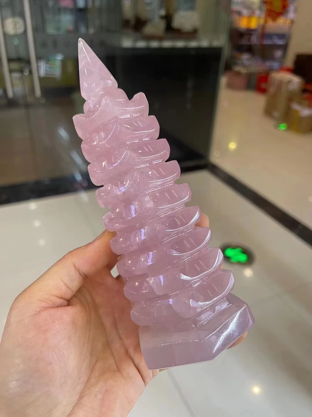 

180x66 мм натуральный розовый кристалл, вырезанные девять слоев пагоды культурного процветания, украшение рейки