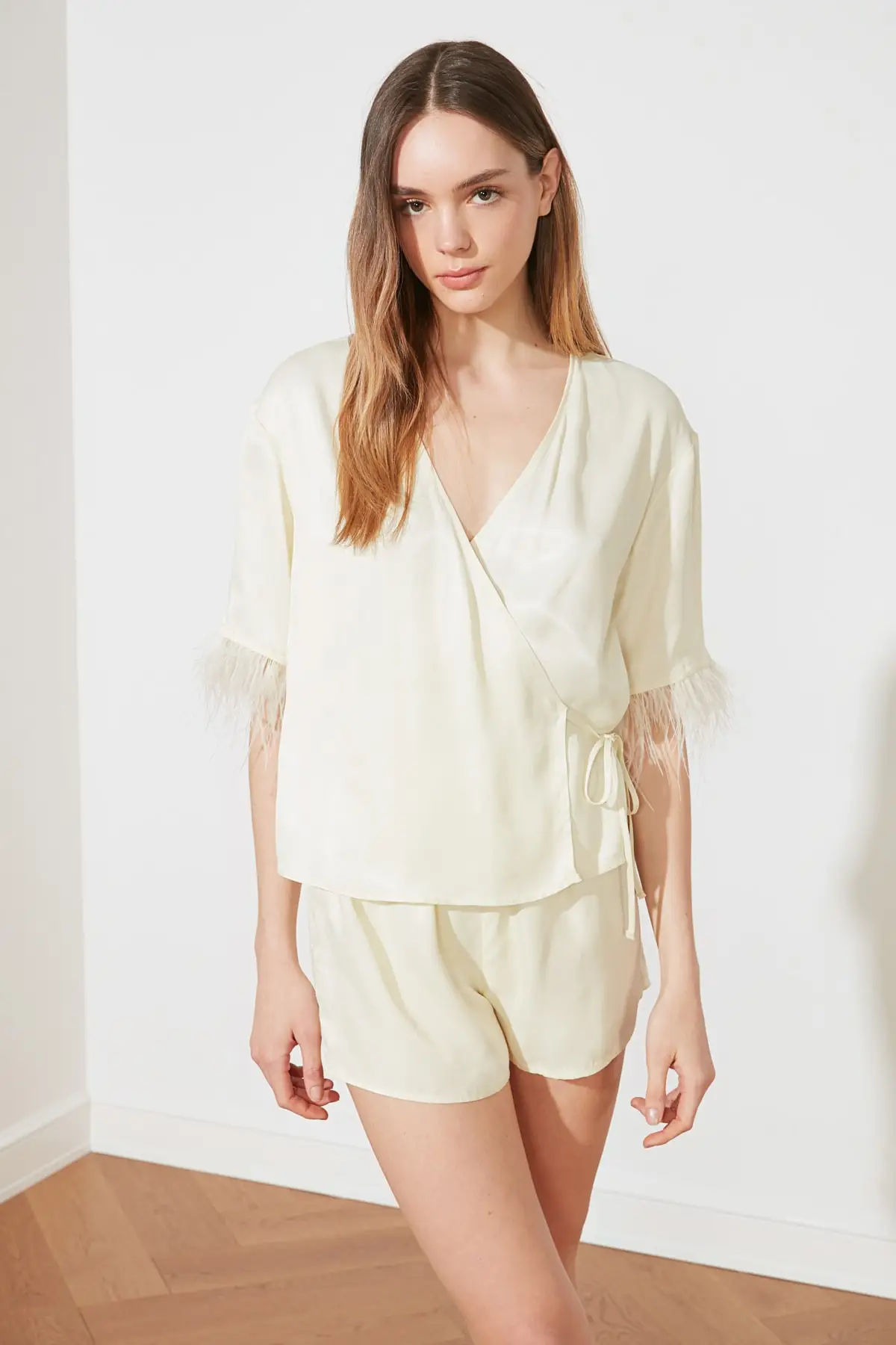 

Trendyol Satin Pajamas set THMSS21PT0504