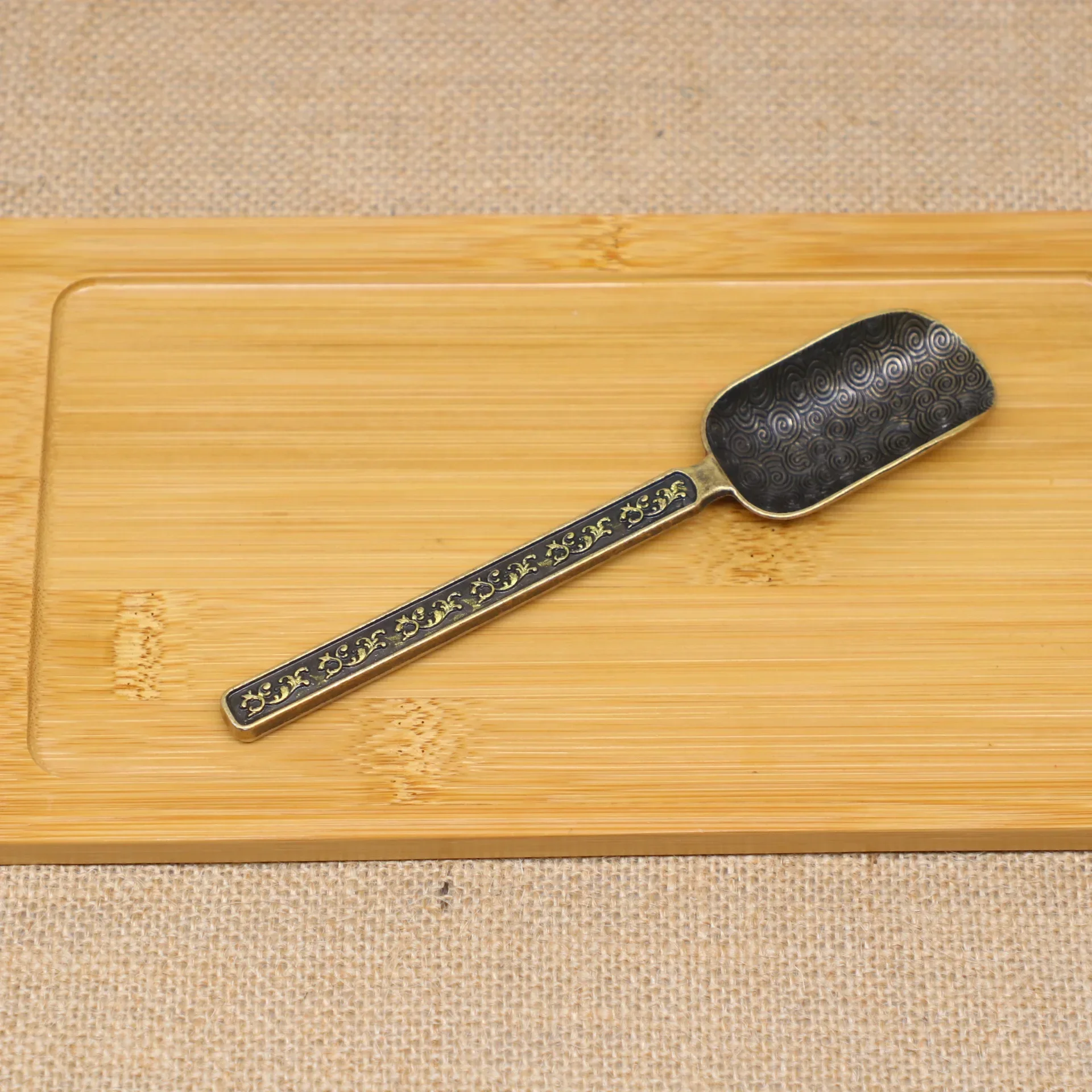 

Медная чайная ложка