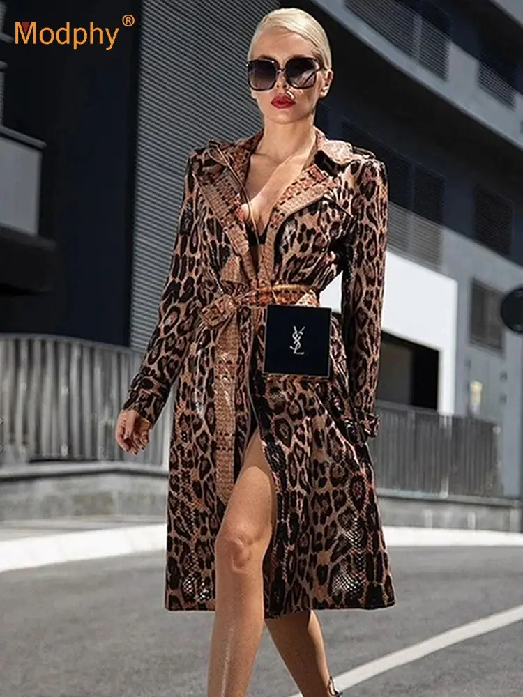 Женское пальто из лакированной кожи с принтом змеиной | Женская одежда