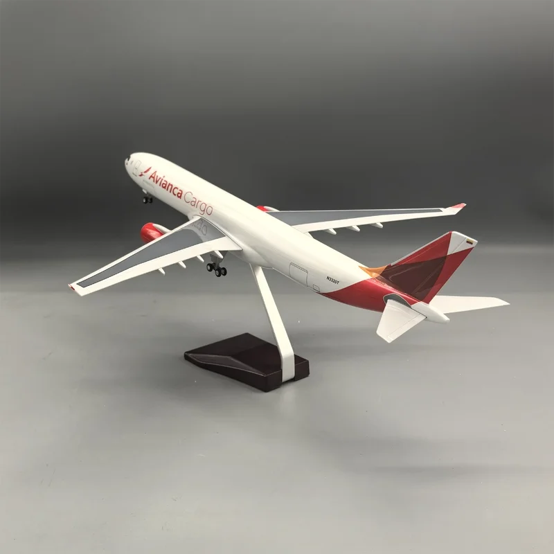 Фото Модель самолета в масштабе 1:135, литая из смолы, колумбийский самолет Avianca Cargo A330, коллекционная модель самолета, подарок для демонстрации. №5