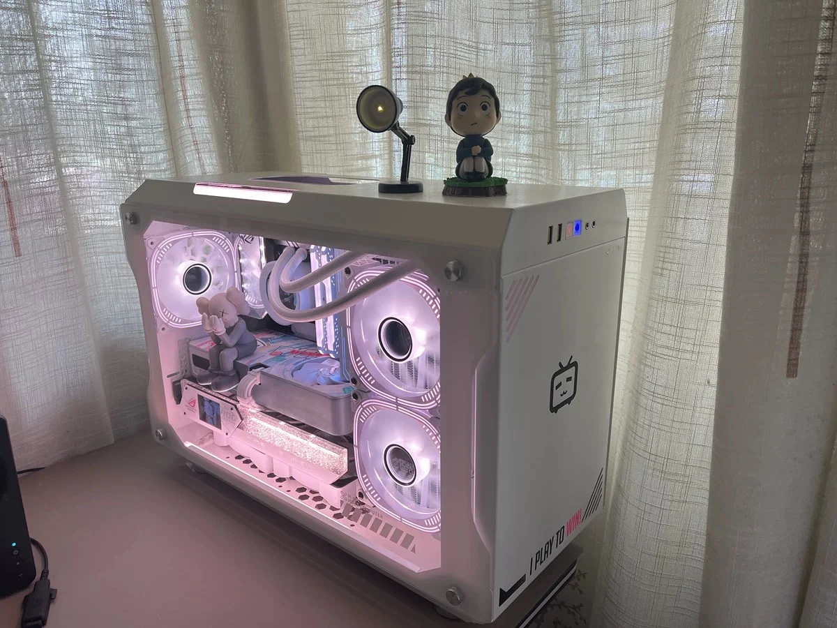 

Mini M-ATX Computer Case Water-Cooled Glass Side Transparent Game Case Case Long Graphics Card