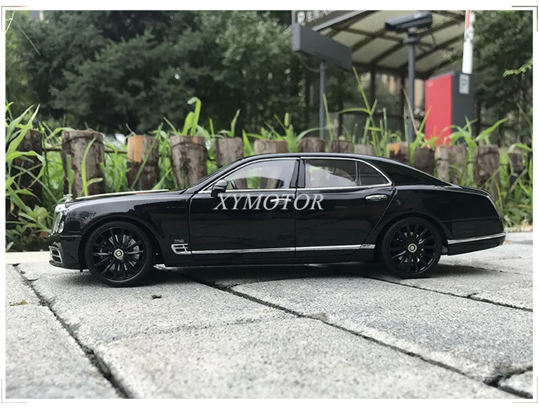 Реалистичная модель автомобиля 1:18 для Bentley Mulsanne Founder Century коллекция черные