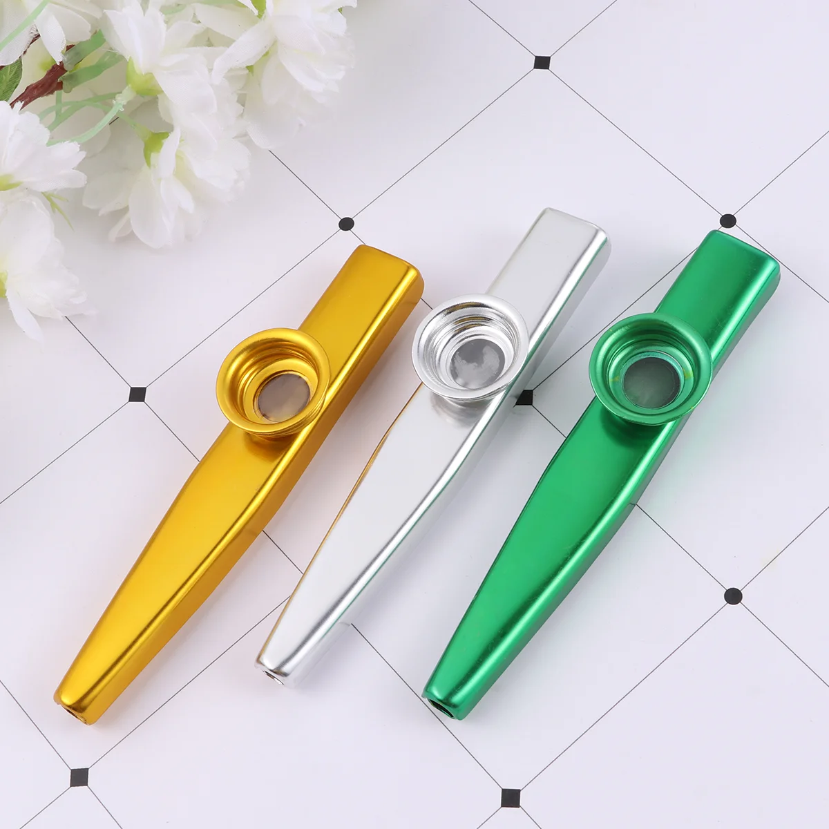 

6pcs Different Colors Metal Kazoos Preschool Educational Toys Musical Instruments Flutes for Kids (Gold, Silver, Blue, Green,