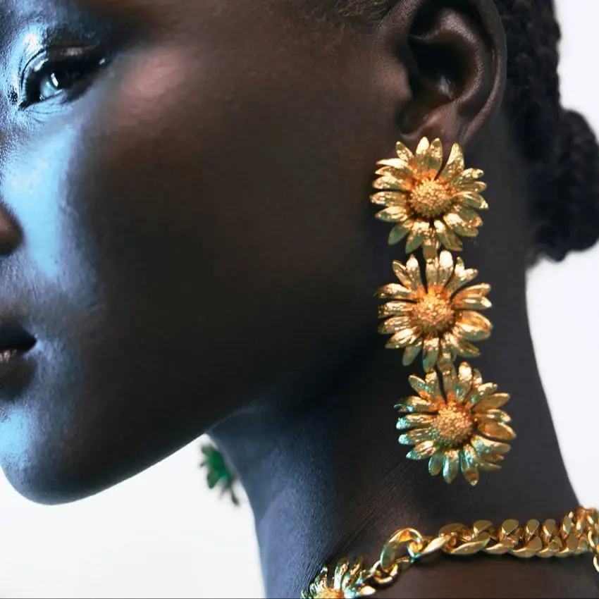 

Zvoijio New Gold Color Daisy Dangle Earrings for Women Jewelry