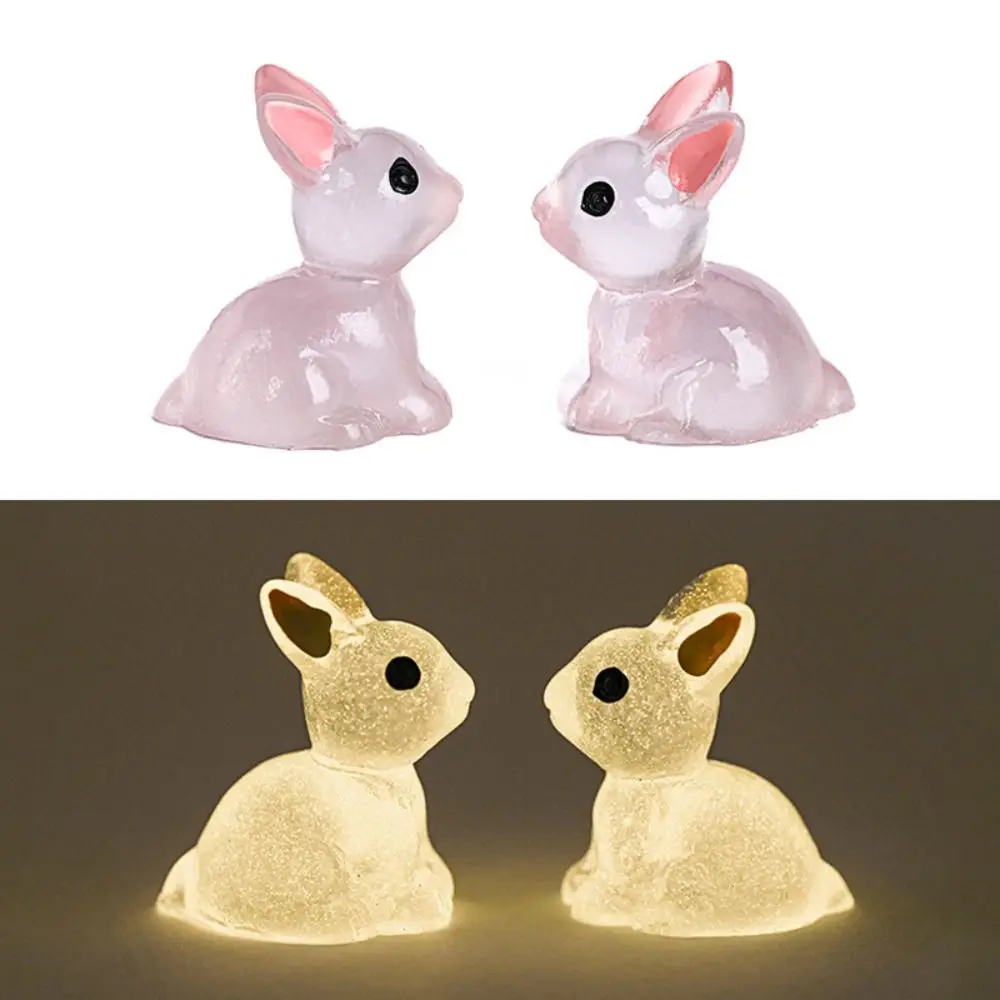 

Светящиеся кролики из смолы