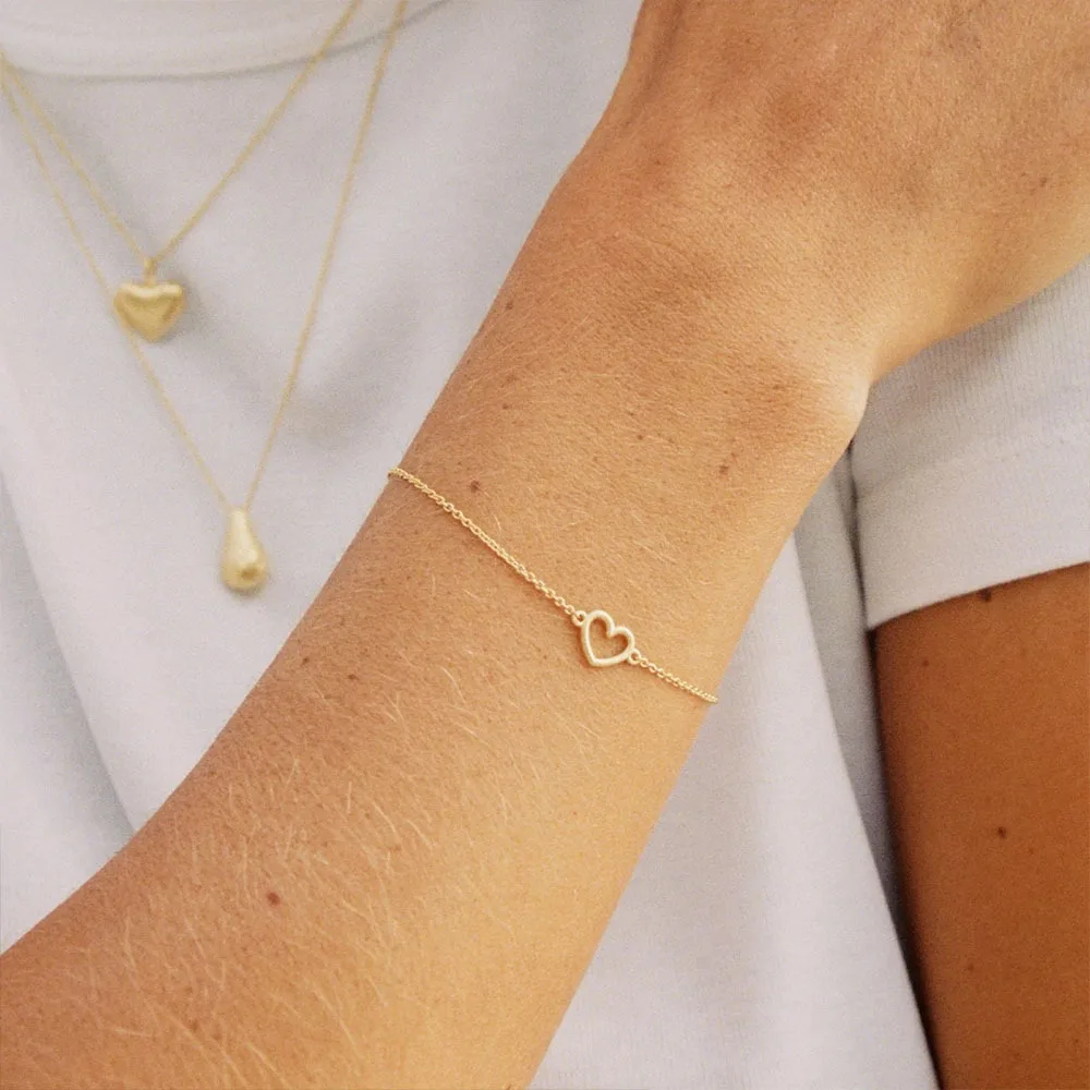 

New Fashion Hollow Heart Bracelet High-quality Alloy Charm Elegantm Minimalist Jewelry Accessories For Women Gifts Wholesale