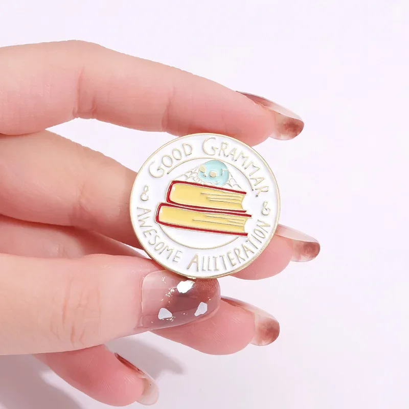 Удивительная Книга Alliteration хорошие аксессуары для грамматики значок студентов