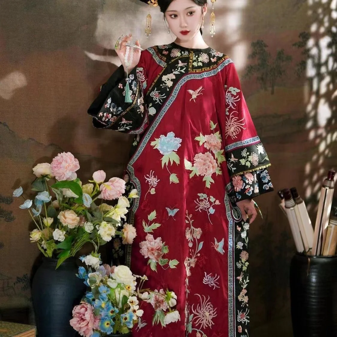 Женский костюм в классическом дворцовом стиле с принтом династии Цин
