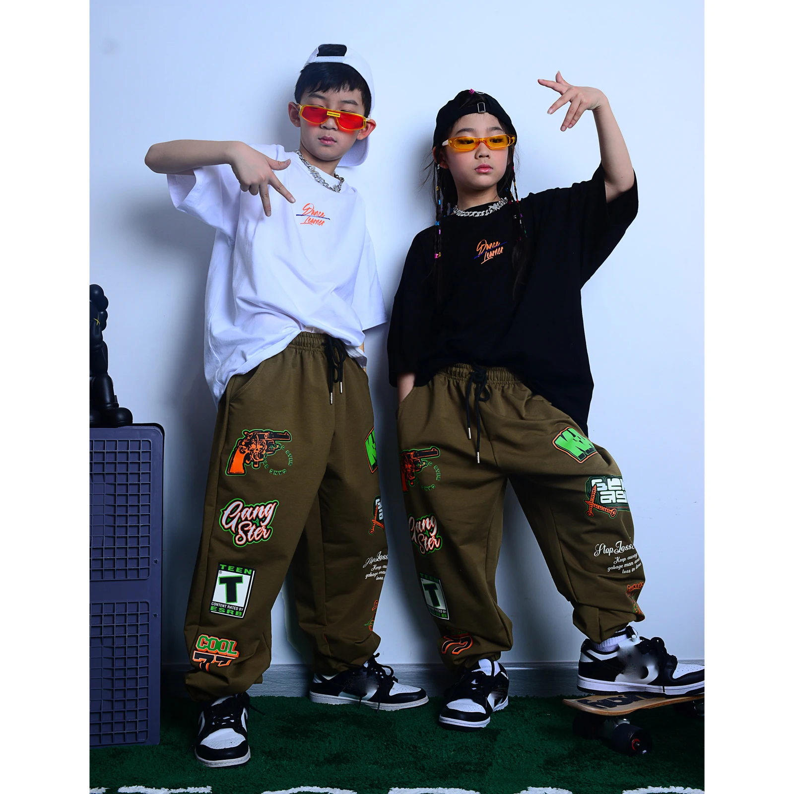 

Kids Ballroom Hip Hop Dance Costumes Children Loose Short Sleeved Hiphop Pants Streetwear Boys Girls Jazz Dance Costumes DN11525