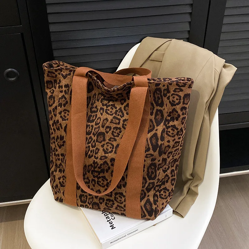 Сумка в стиле ретро с леопардовым принтом новинка 2024 высококачественная