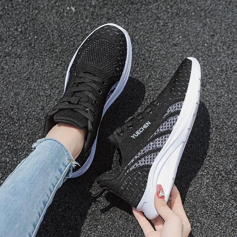New Sports Shoes Women Flying Weave Mesh Breathable Casual Running Shoes Soft Sole Ultra Light Anti slip Versatile Travel Shoes
