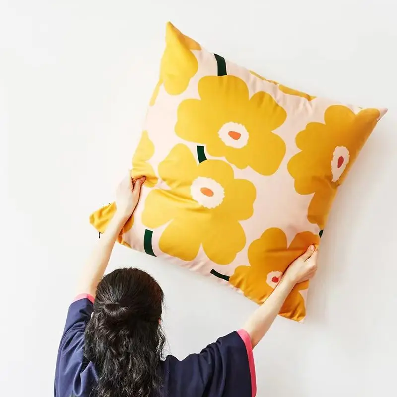 Рисунок 3 - Декоративная подушка в виде зеленого цветка