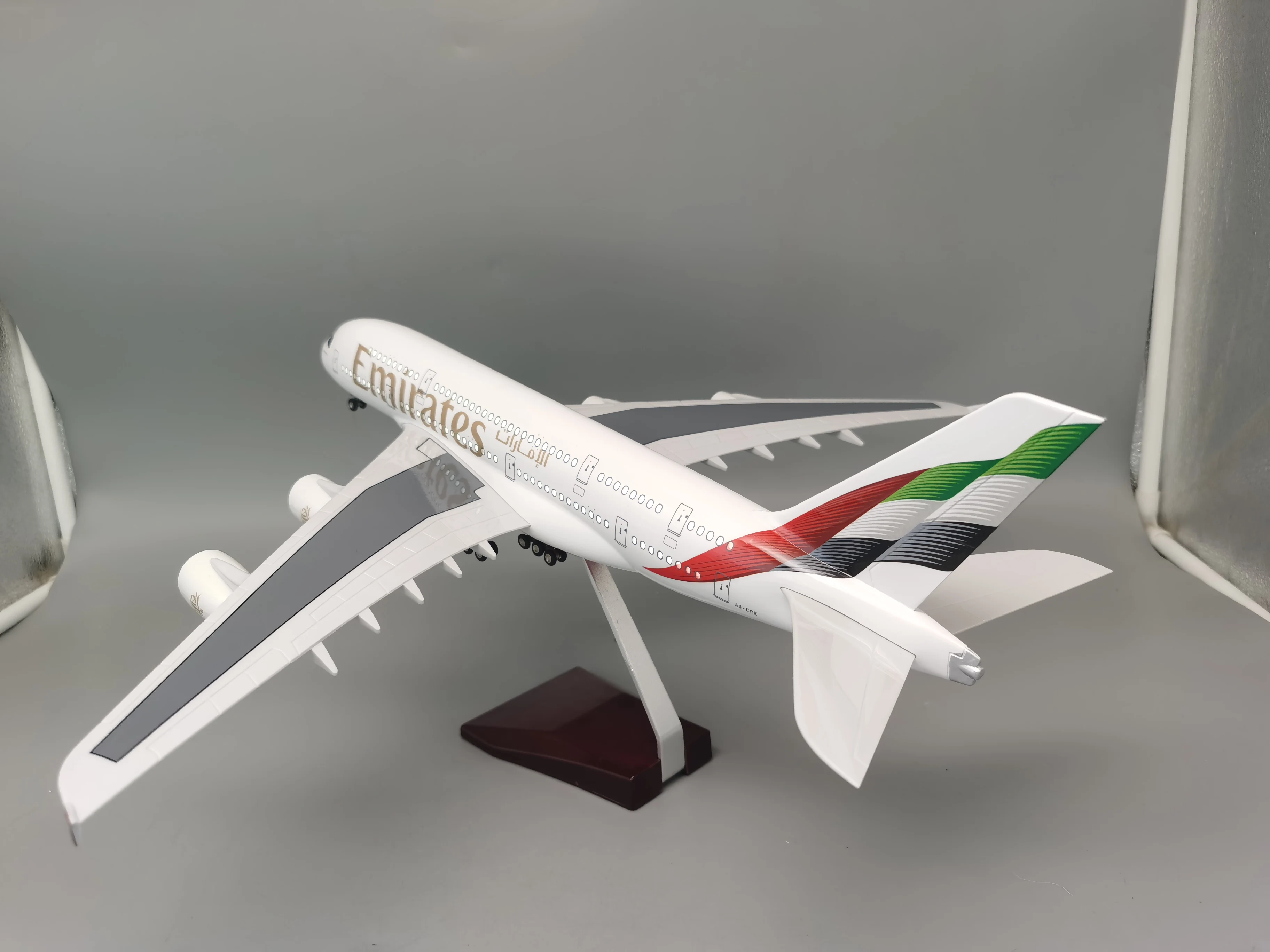 Новинка модель самолета A380 Эмиратов в масштабе 1/160 миниатюрный самолёт из смолы