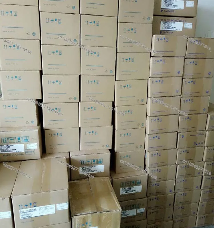 Лидер продаж новый оригинальный драйвер серводвигателя SGMP-04A2HA11