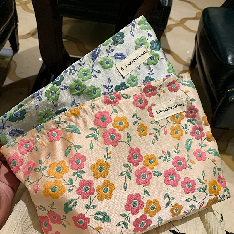 Маленькая косметичка с рельефным цветком и художественной печатью сумка для