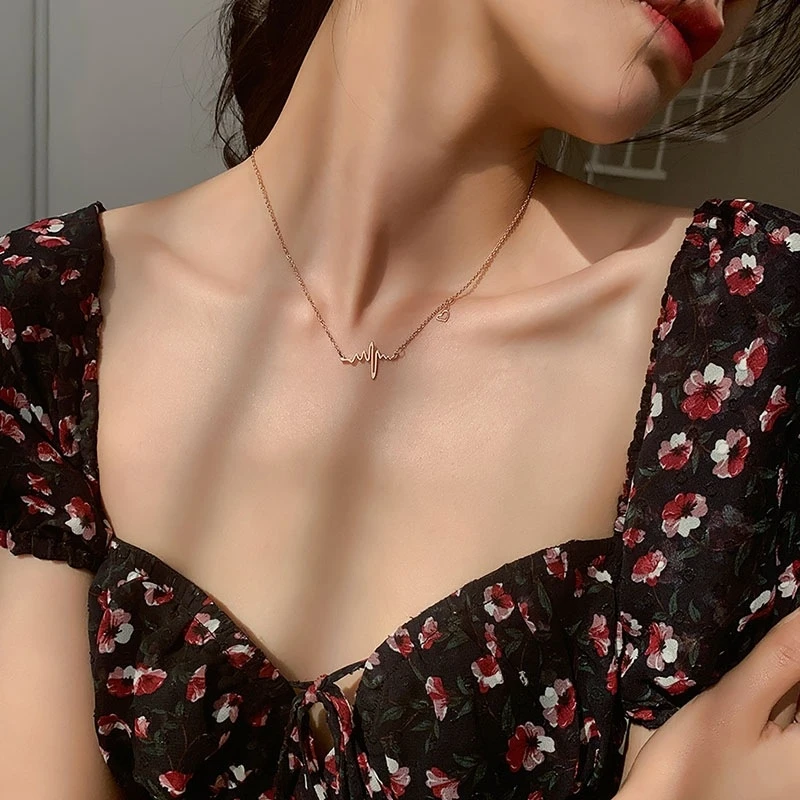 

Women Heartbeat Pendant Necklace For Girl Flash Water-wave Clavicle Chain Heart Wedding Jewelry Nurse Doctor Lover Gift