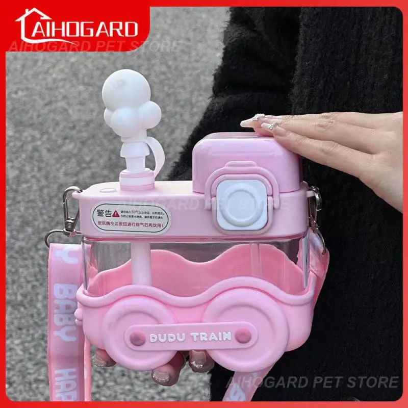 

С соломинкой, Спортивная бутылка для воды для детей, милая мультяшная бутылка для воды в форме автомобиля, инструменты для питьевой воды, креативная портативная бутылка для воды